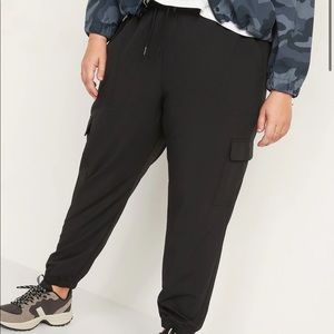 Old Navy Active Mid-Rise Stretchtech Cargo Black Jogger Pants - XXL